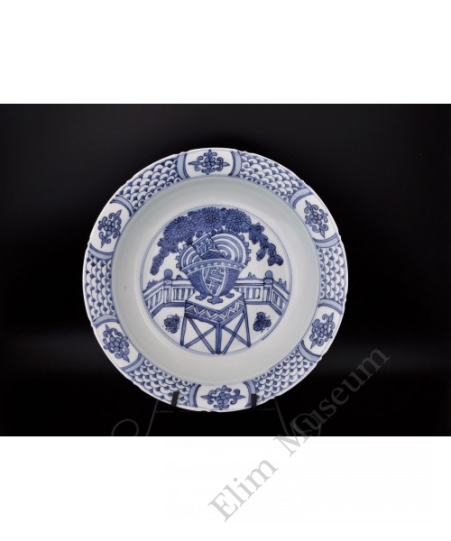 1468  A B&W chrysanthemum pattern plate