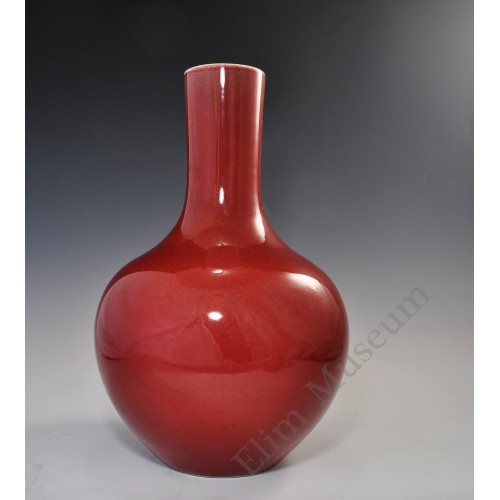 1105 A sacrificial red Tian-Qiu Vase