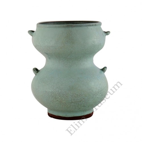 1126   A Song dynasty milky glaze Jun-Ware gourd shaped pot 