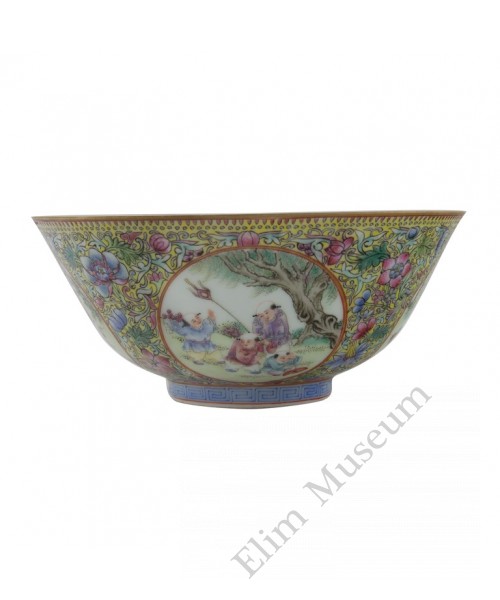 1143  A pair of Qian-long  fencai bowls with playing boys  