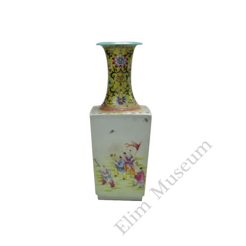 1146 A Qian-Long square vase fengcai playing childern