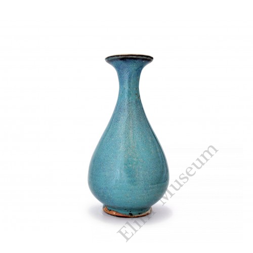 1542 A Jun-Ware blue glaze Yuhuchun vase   