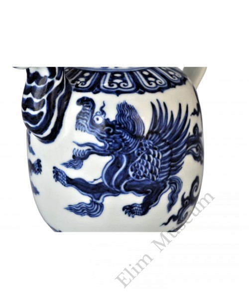 1549 A B&W winged dragon teapot 