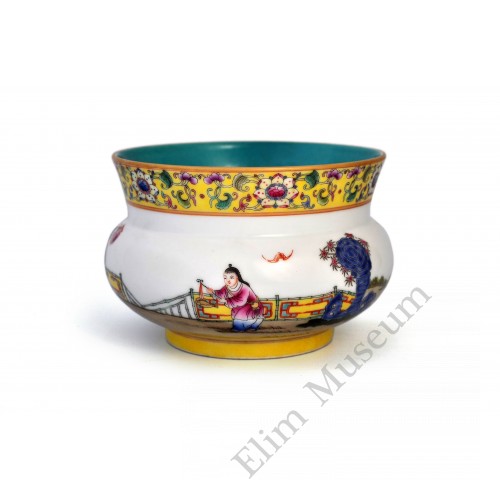 1550 A Qing Fengcai playing kids vase