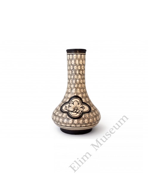 1551  A Cizhou-Ware long neck vase