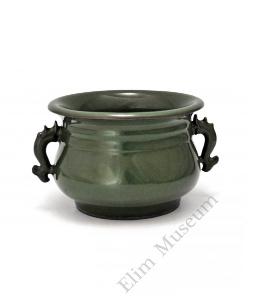 1575 An olive green Guan-ware incenser