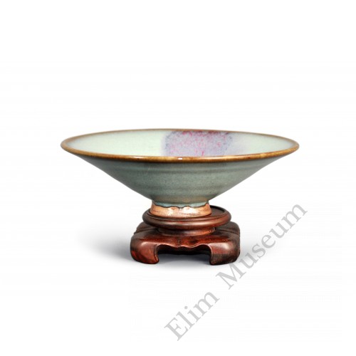 1582 A Jun-ware purple-splash conical bowl    