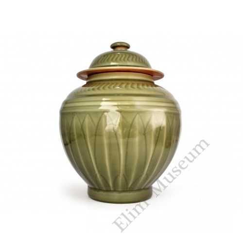 1603 A Longquan-Ware Plum-green glaze lipped pot  