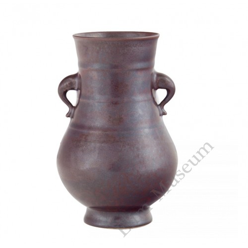 1164  A Qian-Long rusty iron  glaze vase (zun) 