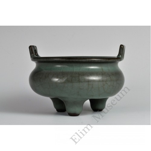 1645 A Guan-ware double handled incenser