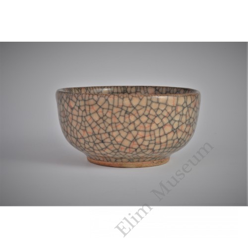 1646 A Ge-glazed straw yellow crackle bowl