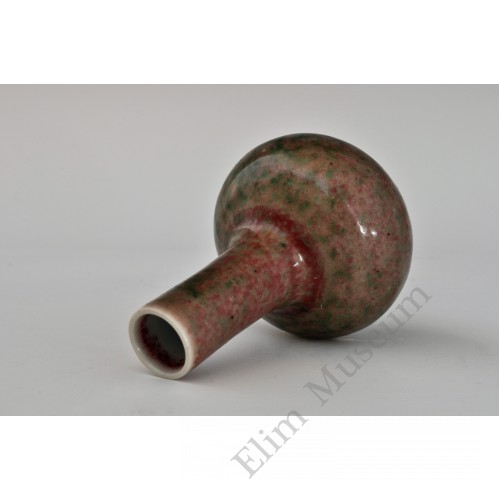 1661 A  peach red glaze small long neck vase  