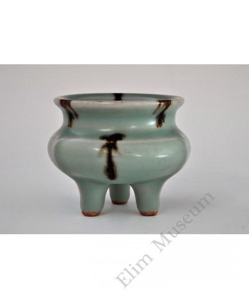 1696 A Longquan "brown spots"incenser 