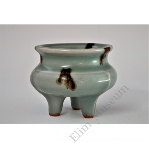 1696 A Longquan "brown spots"incenser 