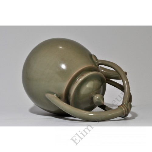 1773 A Yue-Ware Celadon Glaze Teapot　