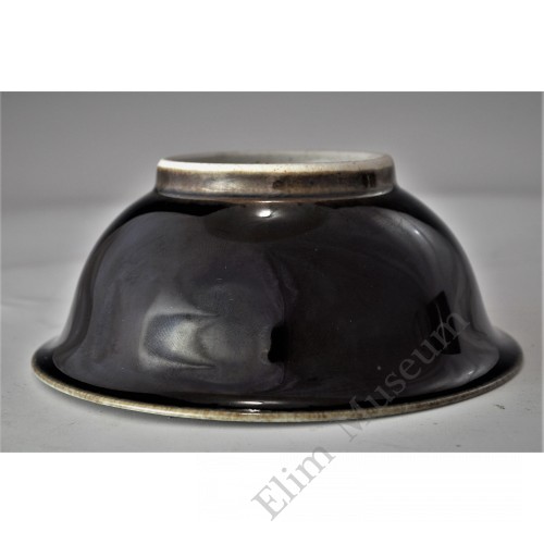 1787 An Ming aubergine glaze small bowl