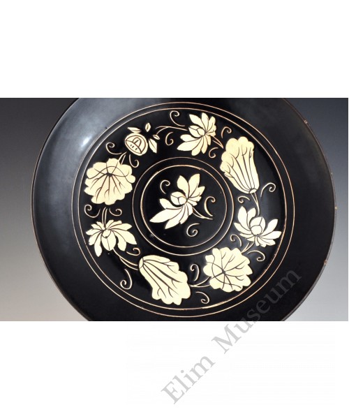 1789 A Jizhou ware carved-lotus pattern black glaze plate     