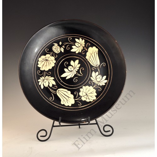 1789 A Jizhou ware carved-lotus pattern black glaze plate     