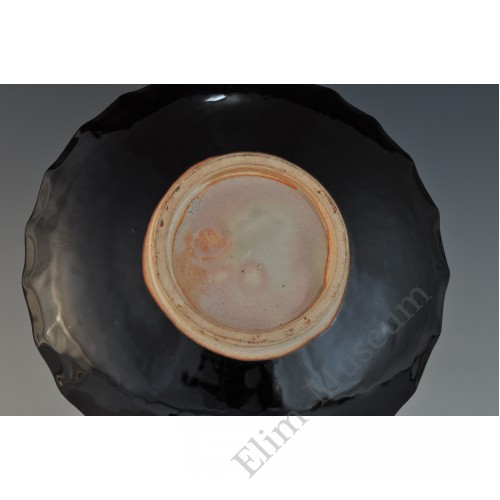 1790 A Chizhou Stoneware Carved Peony Plate   