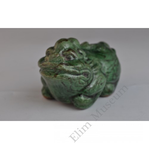 1793 A green marble glaze auspicious beast sculpture