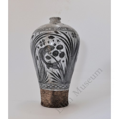 1797 A B&W fish-lotus patern vase 