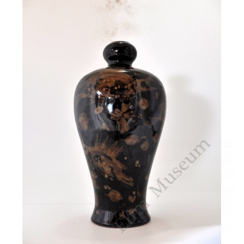 1798  A black glaze rust-painted  vase   