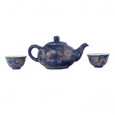 1196  A Kang-Xi sapphire blue engraved teapot 