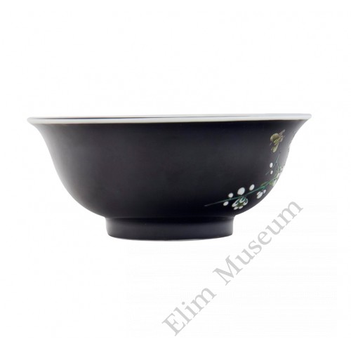 1213 A noire Sancai plum magpie bowl