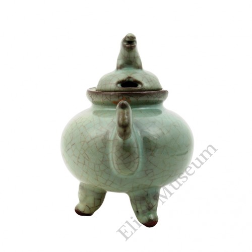 1248 A Song Guan-Ware incense burner with cover