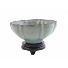 1279 A Song Dynasty Guan-Ware blue glaze petel bowl