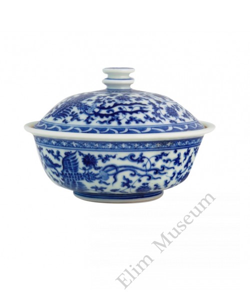 1308  A Ming Cheng-Hua B&W pheonex lidded bowl