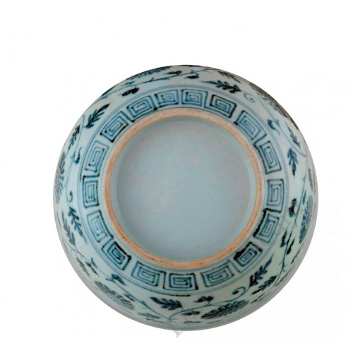 1310 A Ming  B&W scrolling chrysanths motif bowl 