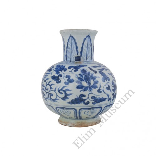 1314  A Yuan Dynasty b&w water jar with phoenix and lotus