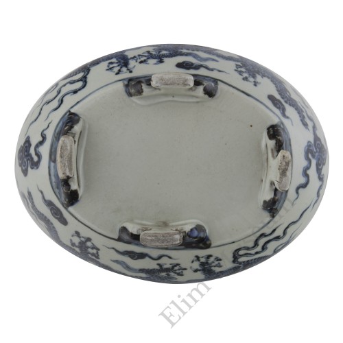 1320 A Ming Xuan-De period B&W duck shape soup tureen