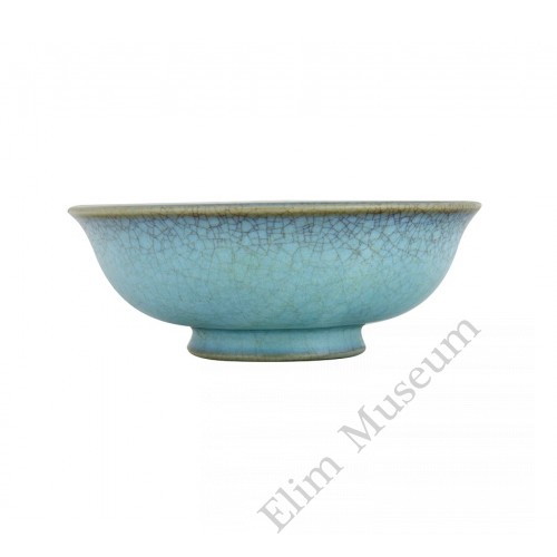 1355 A Song Ru-Ware blue glaze small bowl