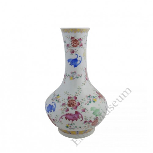 1037   A Jia-Qing  auspicious symbols  fencai  vase 