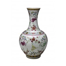 1041 A Fengcai bats & peach mallet-shaped vase