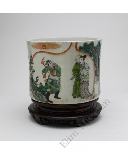 1053 A Wucai brush pot of “The Western Chamber”