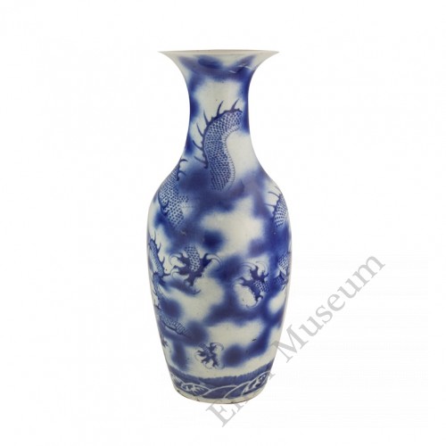 1077 A Shunzhi B&W grand vase with chasing dragons