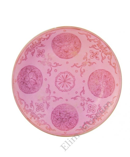 1081  A Qianlong carmine-red glaze small dish  