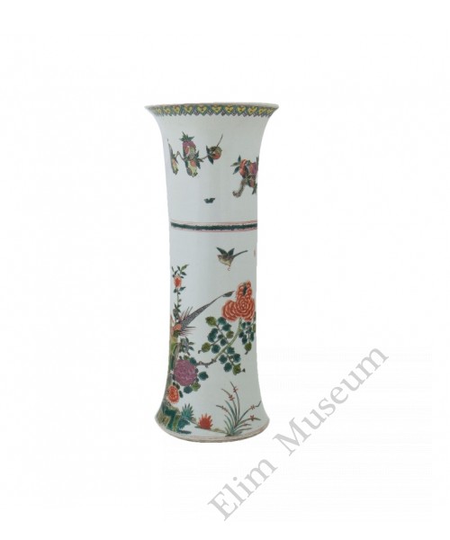 1097   A Kang-Xi Wucai vase with pheasant and peony