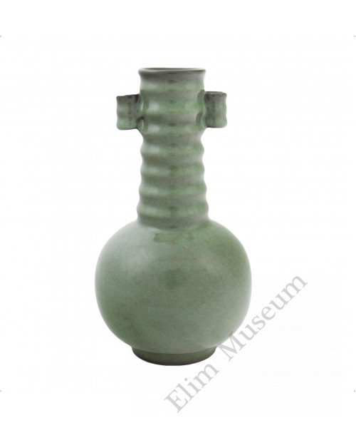 1237  A  Guan-Ware Olive Green Glazed Vase